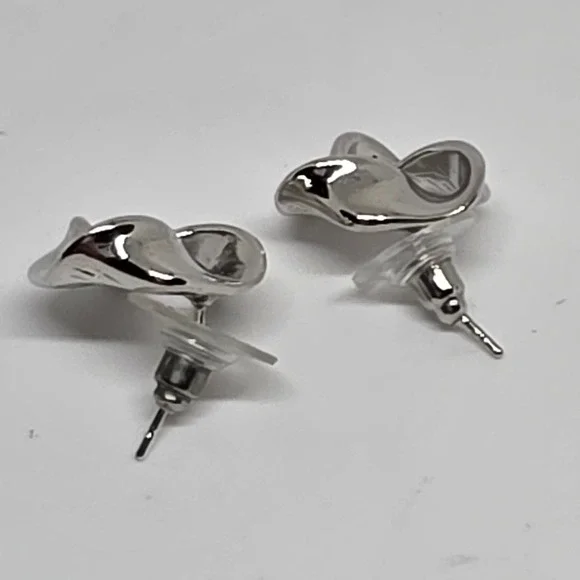 Silver Tone Abstract Swirl Stud Twisted Earrings Modern Minimalist Jewelry - Picture 2 of 2